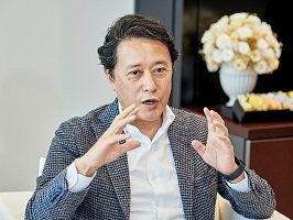 นายทาเคชิ ซูซุกิ