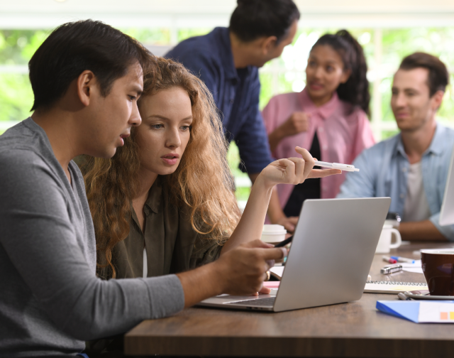 ナレッジ共有とは？ツール導入のメリットと成功させるポイントを解説