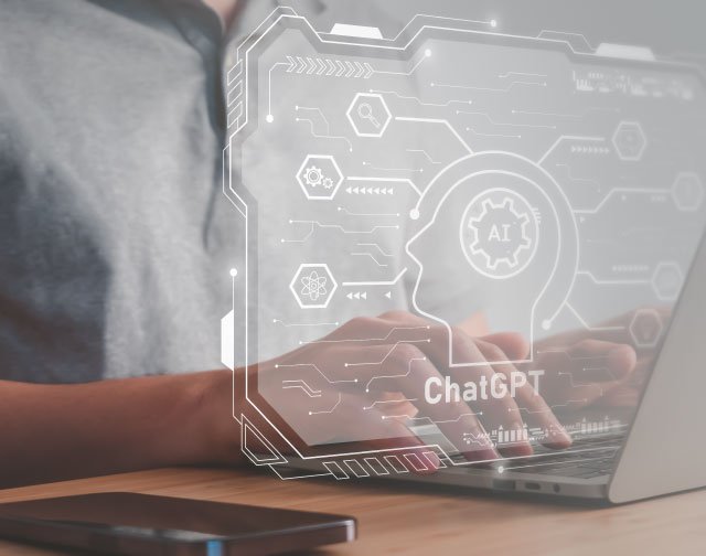 ChatGPTはコンタクトセンターで使える？業務自動化などの活用例も紹介