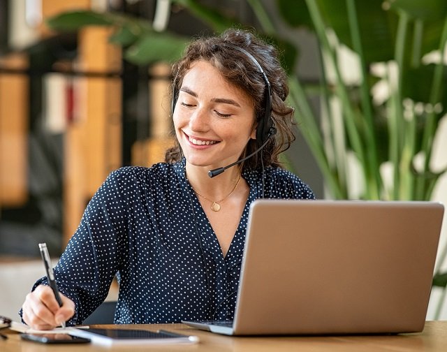 AHT（平均処理時間）とは？計算式とコンタクトセンターの改善方法