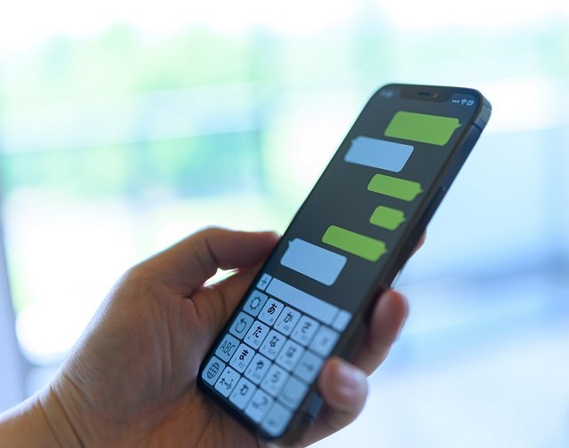 有人チャットとは？メリットやチャットボットとの違い、連携方法を解説