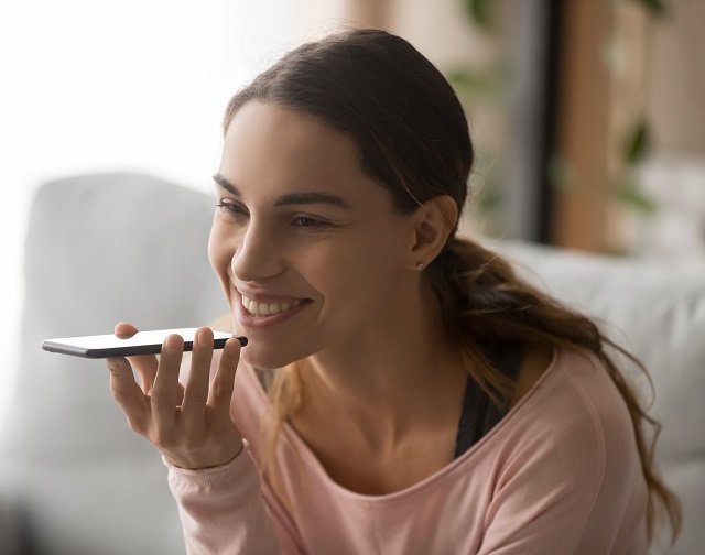 【徹底解説】ボイスボットとは？導入メリットや選び方、活用例まで解説